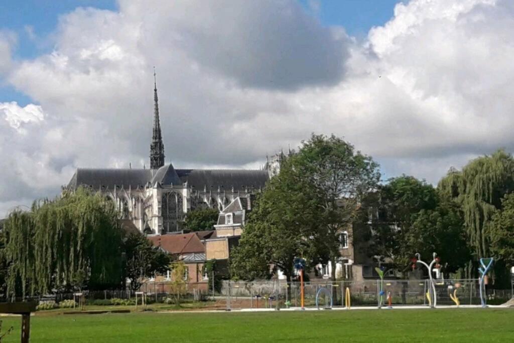 Maison Famille-Confort-Terrasse Jardin-Vue Cathedrale Amiens Ngoại thất bức ảnh